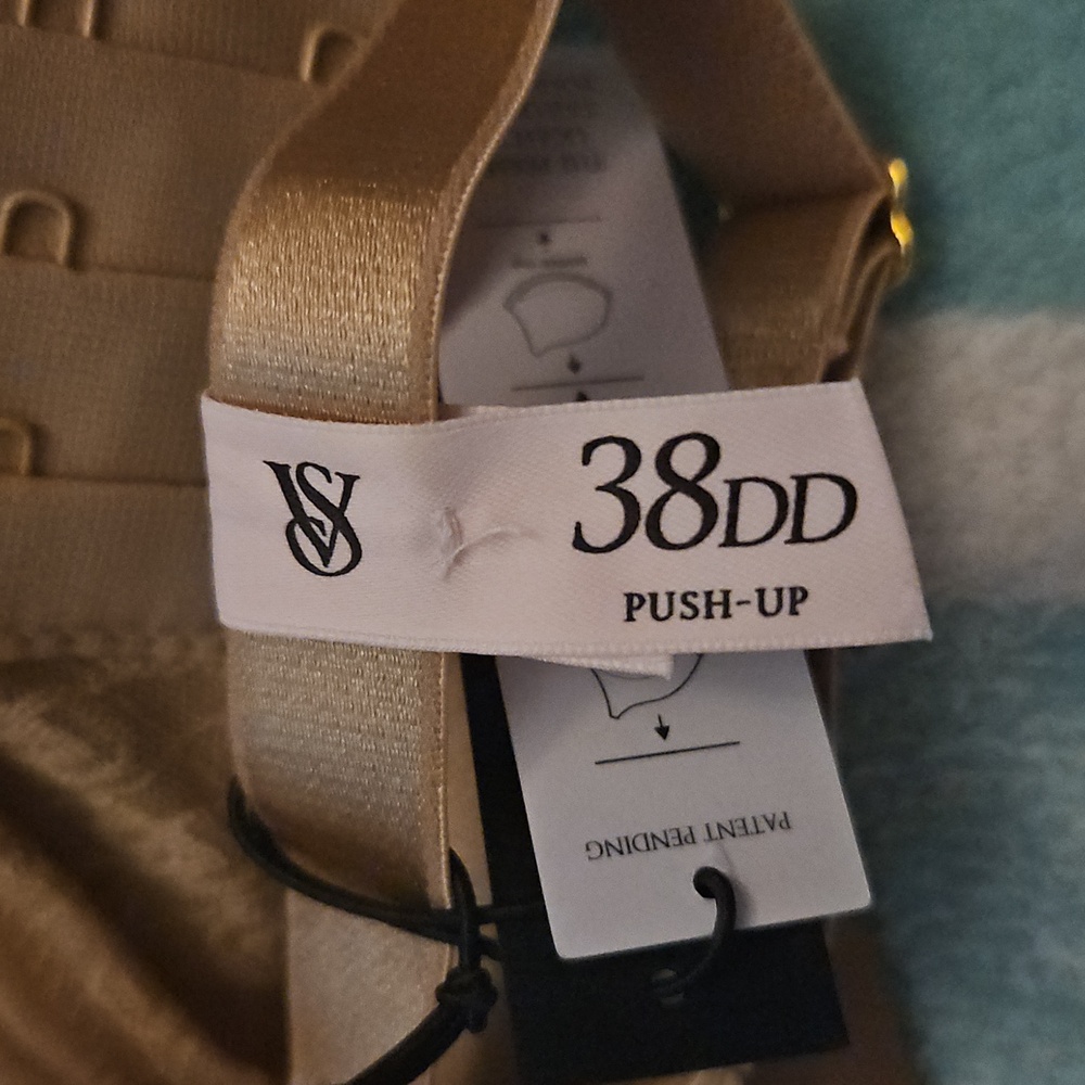 Victoria Bra - Picture 3 of 3